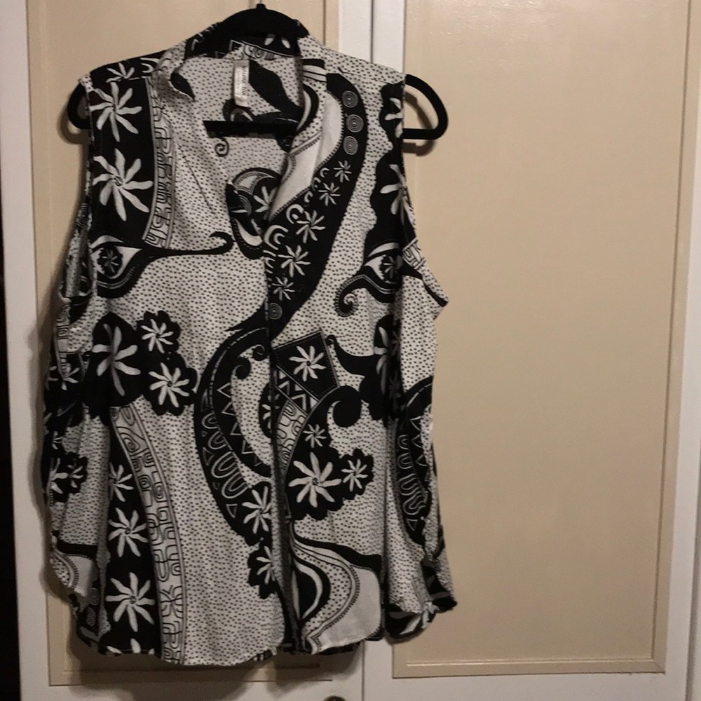 NWOT Wahine Toa Top